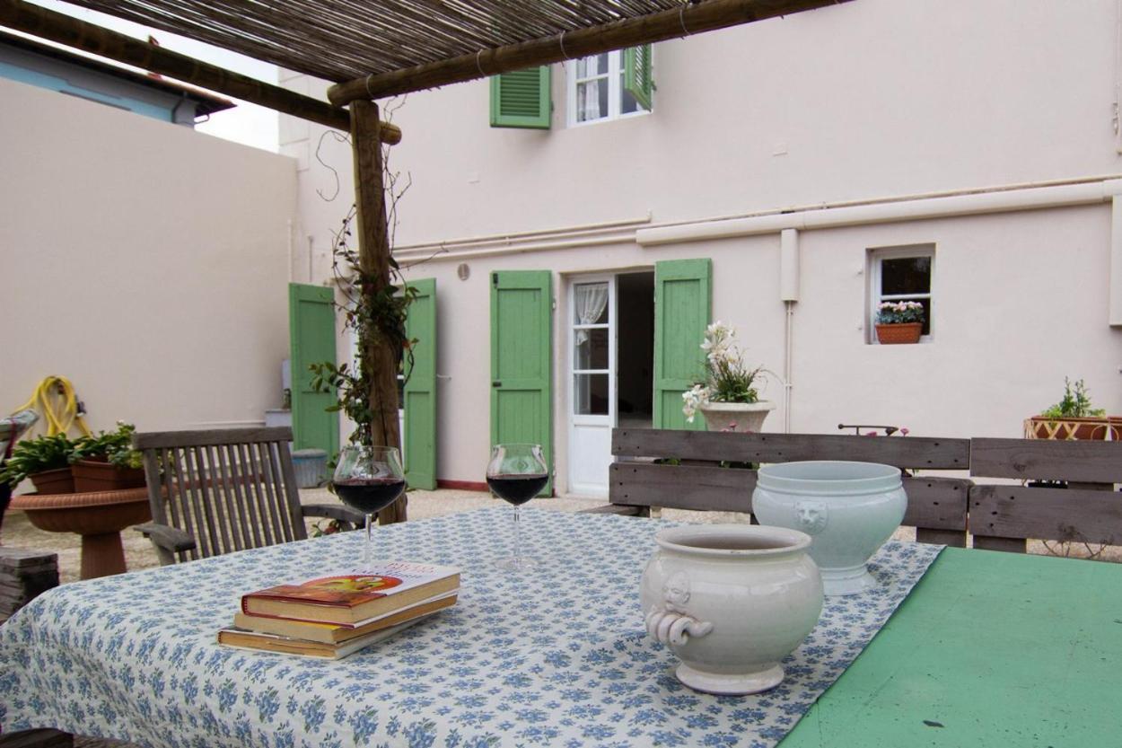 200Metri Dal Mare Raffinato Chalet Con Giardino Apartman Marina Di Pisa Kültér fotó